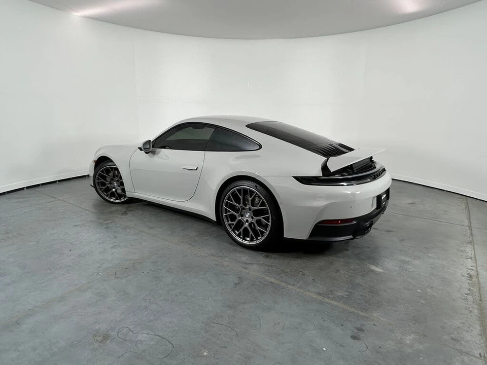2025 Porsche 992 Carrera - Image 3 of 31