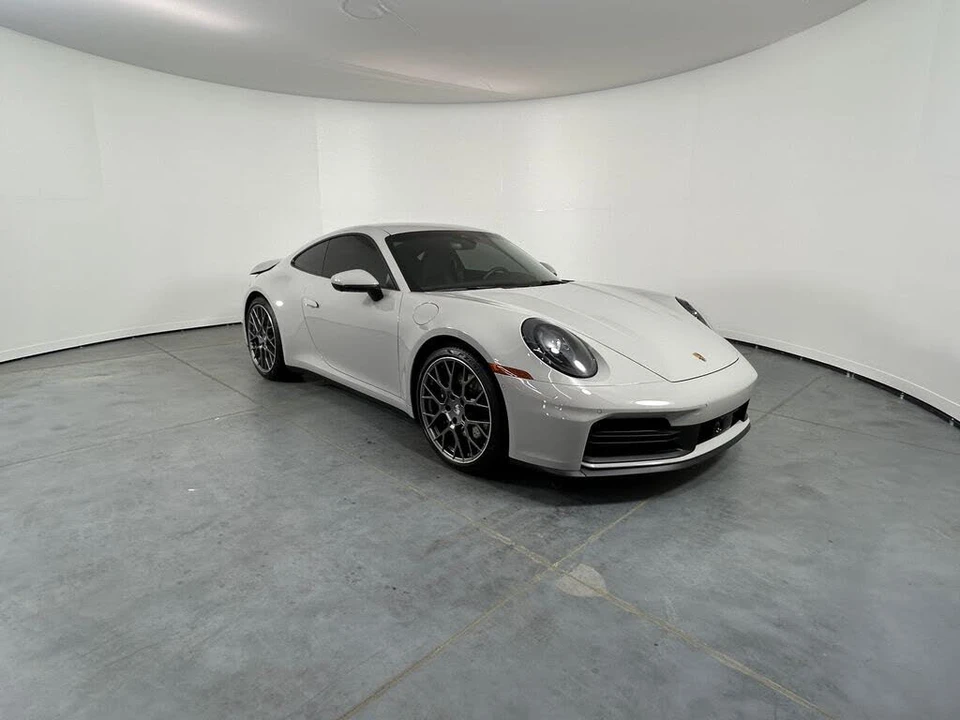 2025 Porsche 992 Carrera - Image 9 of 31