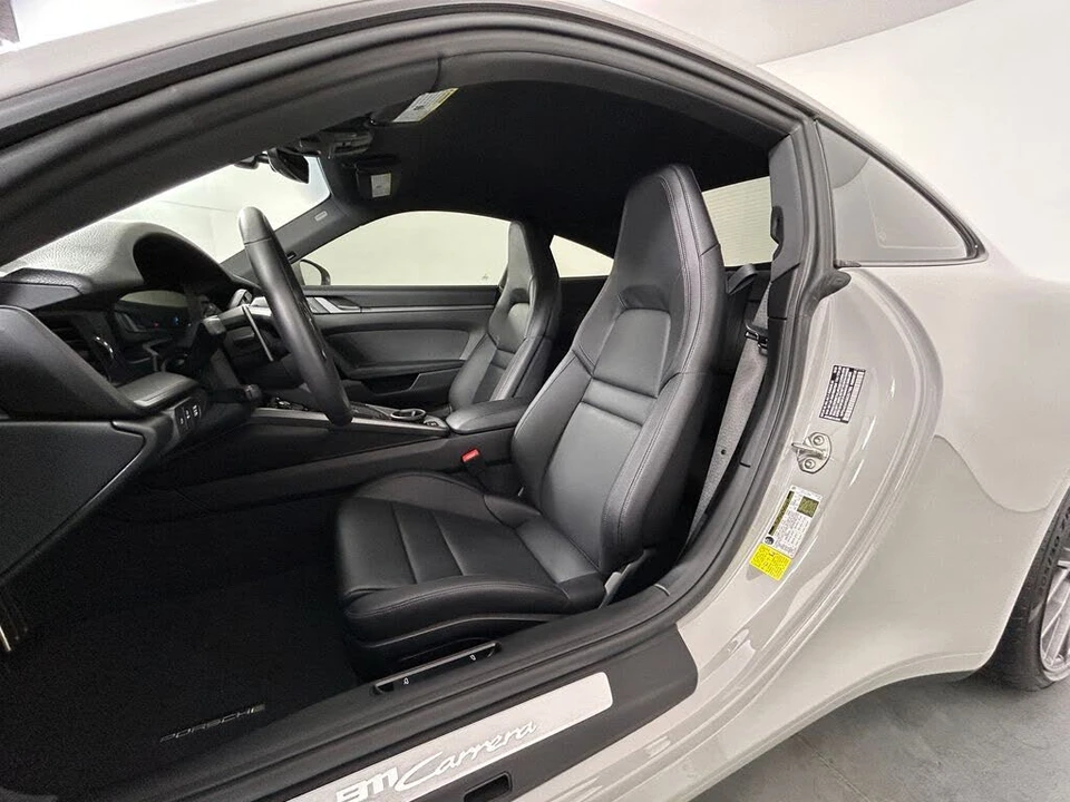 2025 Porsche 992 Carrera - Image 5 of 31