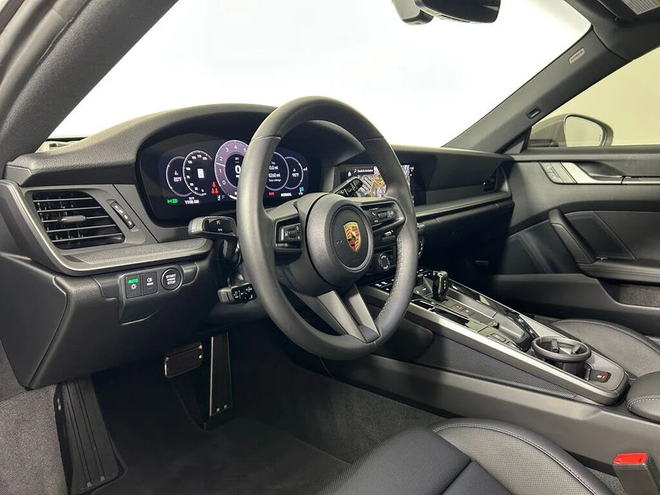 2025 Porsche 992 Carrera - Image 4 of 31