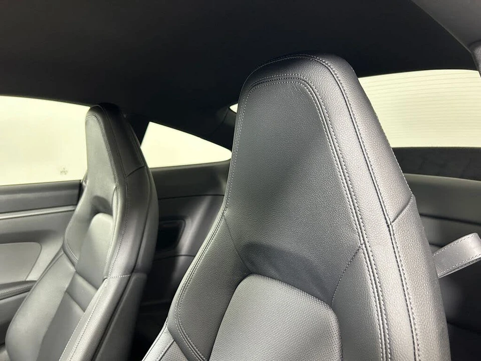 2025 Porsche 992 Carrera - Image 17 of 31