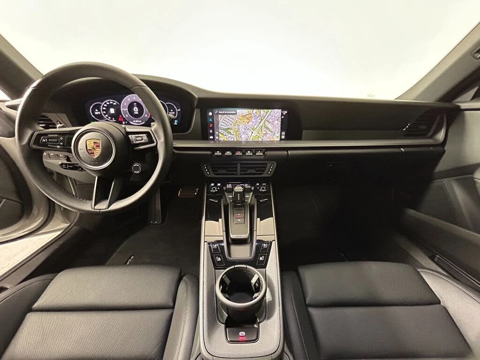 2025 Porsche 992 Carrera - Image 13 of 31