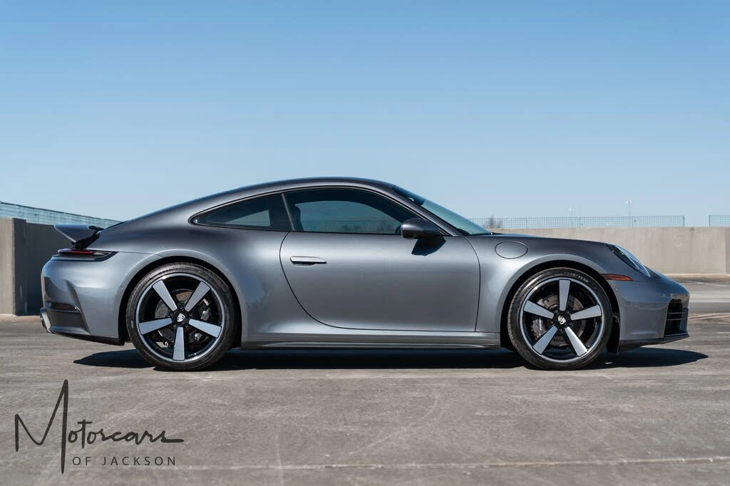 2025 Porsche 992 Carrera - Image 5 of 31