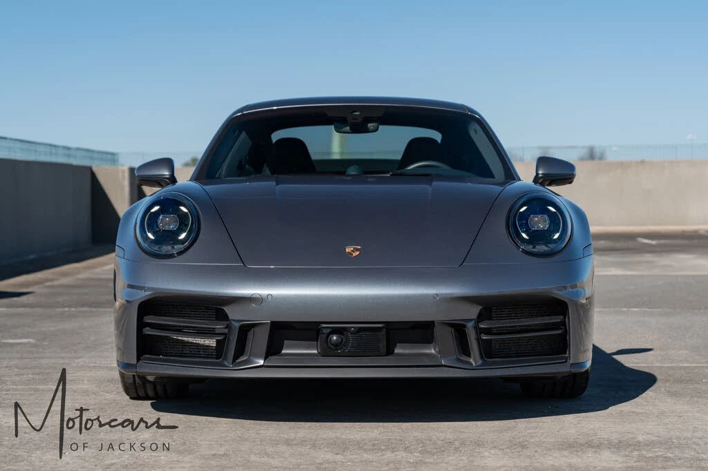 2025 Porsche 992 Carrera - Image 8 of 31