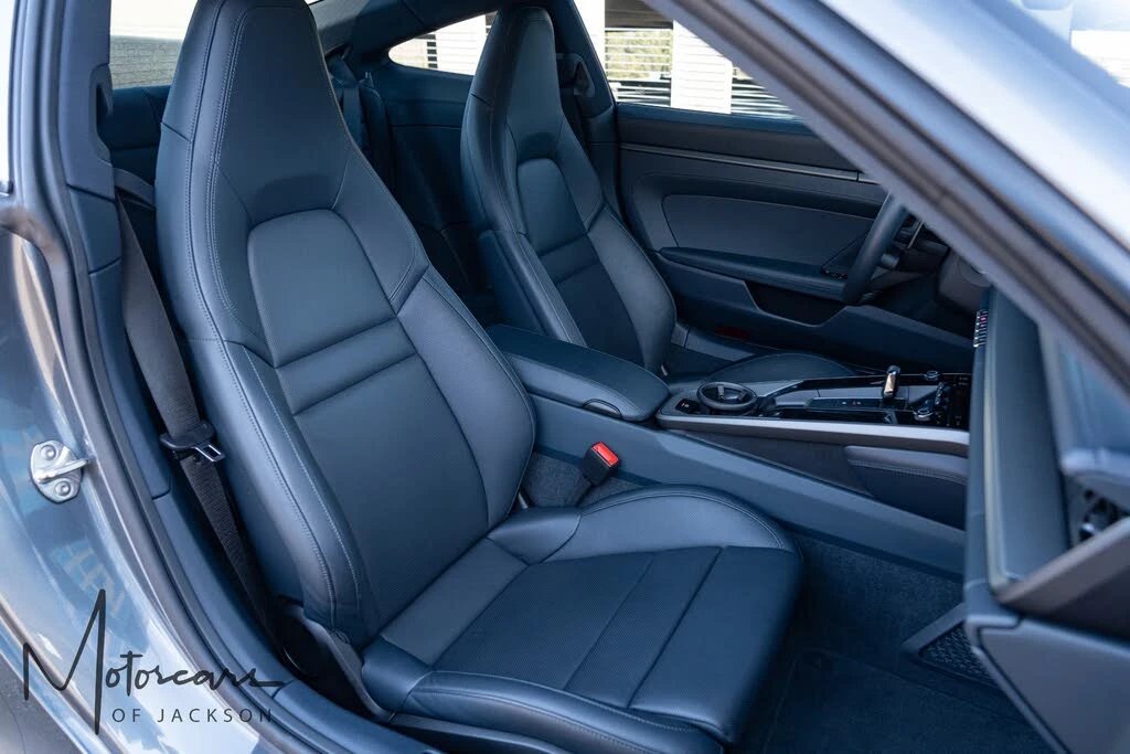 2025 Porsche 992 Carrera - Image 21 of 31