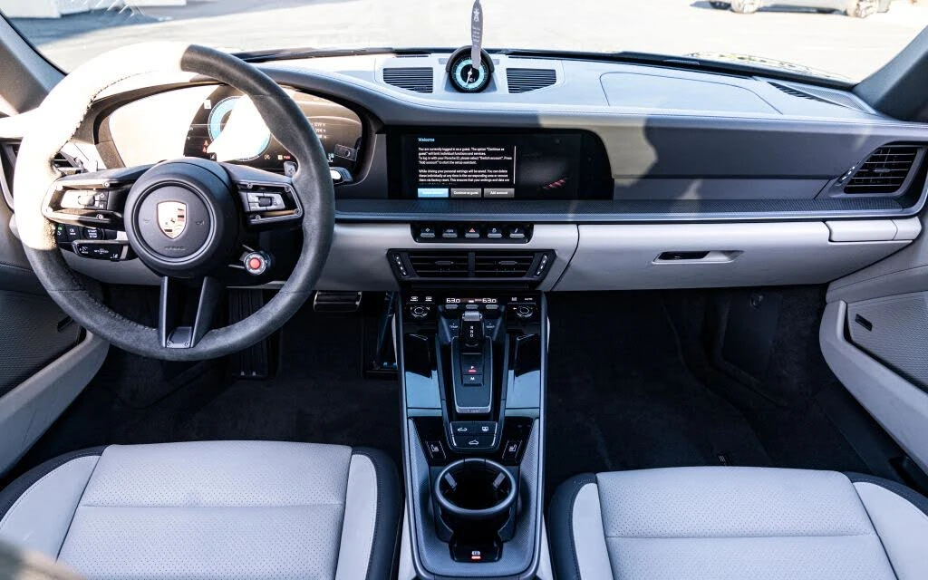 2025 Porsche 992 Carrera - Image 13 of 19