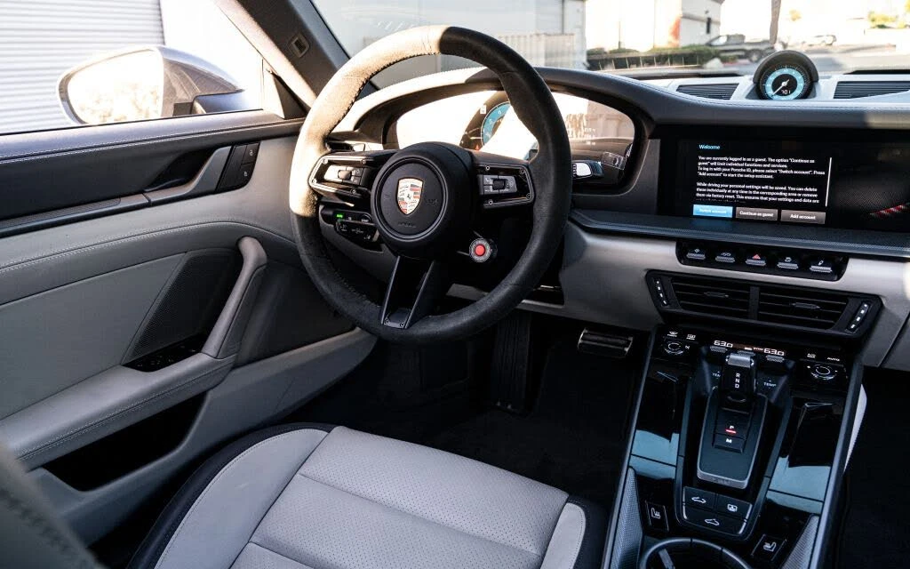 2025 Porsche 992 Carrera - Image 14 of 19