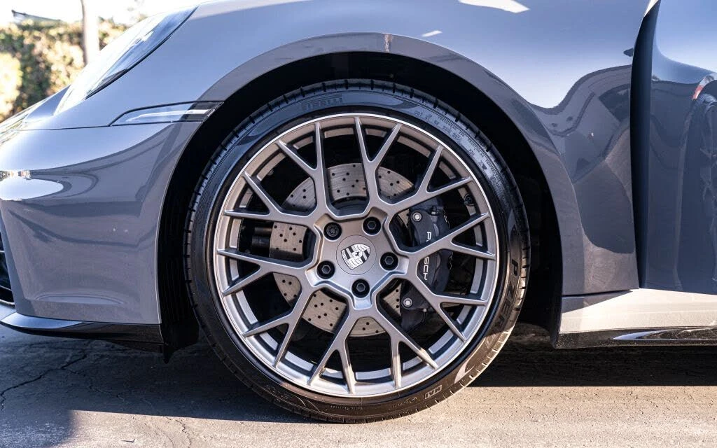 2025 Porsche 992 Carrera - Image 17 of 19