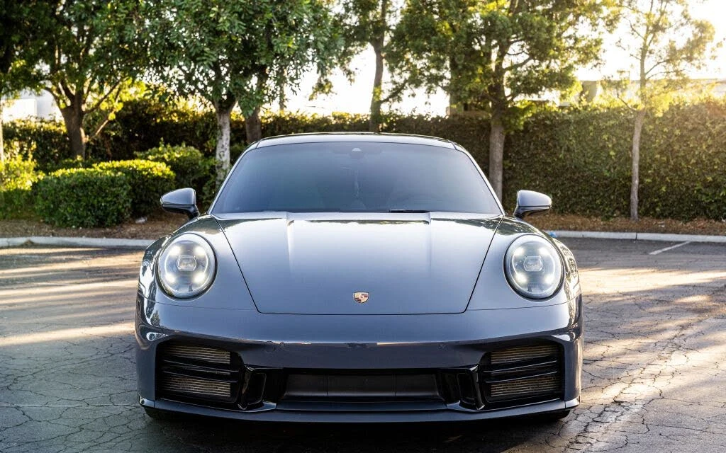 2025 Porsche 992 Carrera - Image 2 of 19
