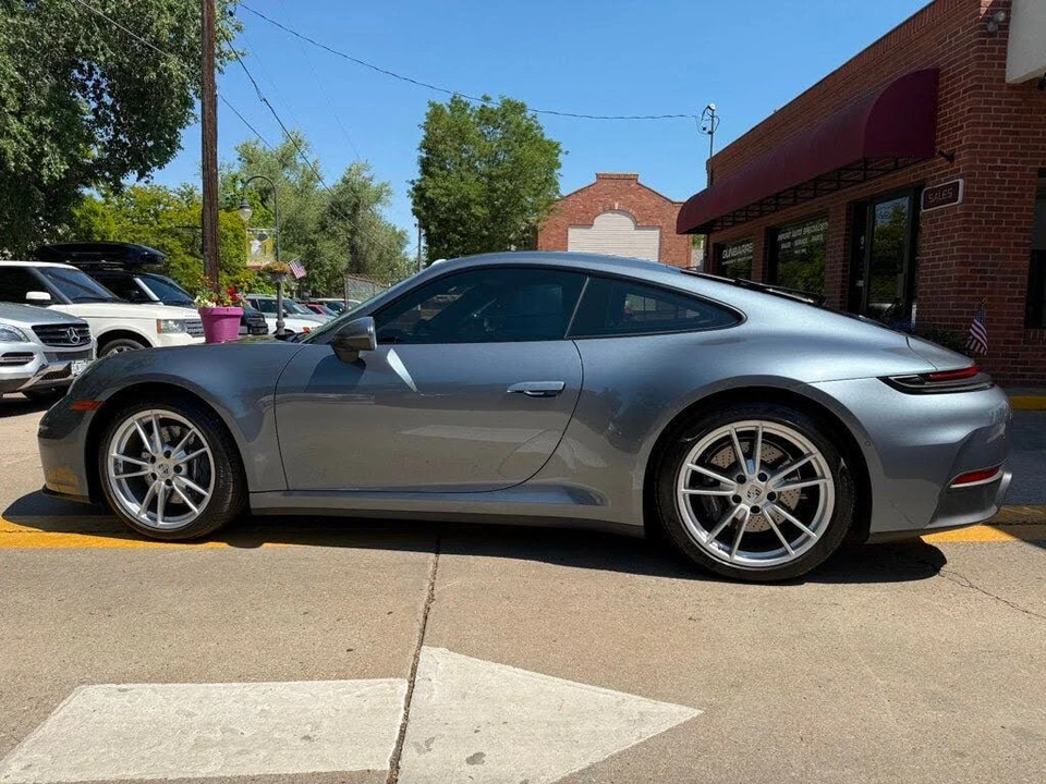 2025 Porsche 992 Carrera - Image 8 of 22
