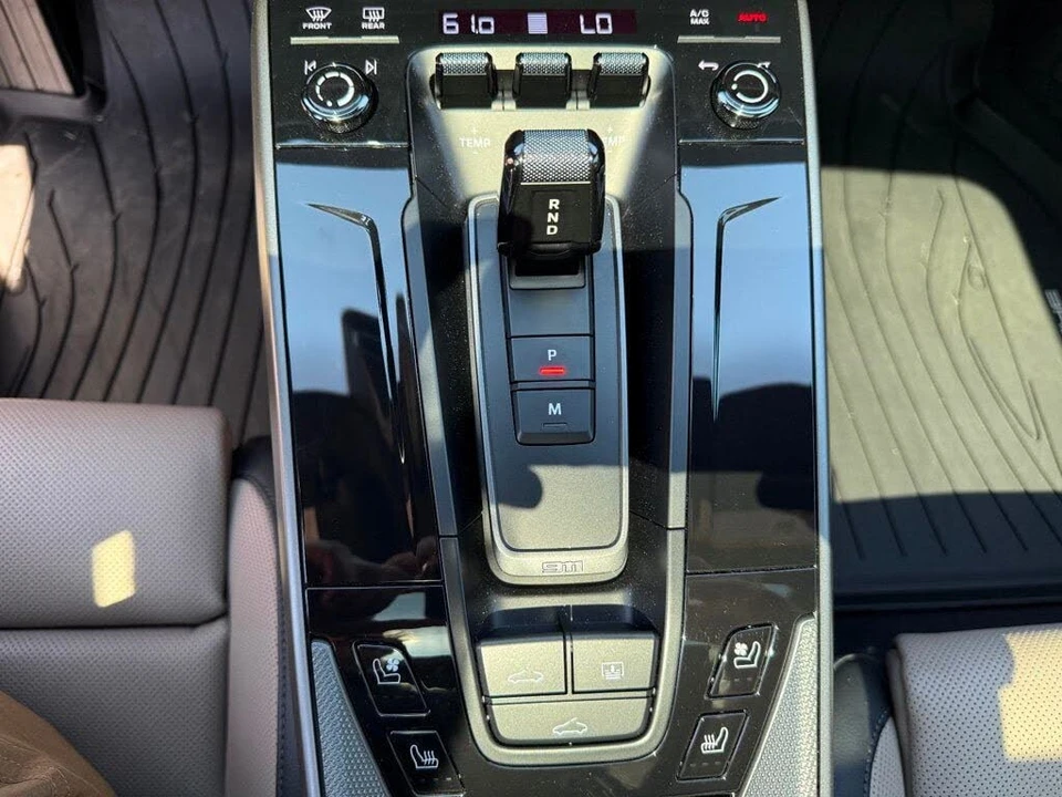 2025 Porsche 992 Carrera - Image 16 of 22