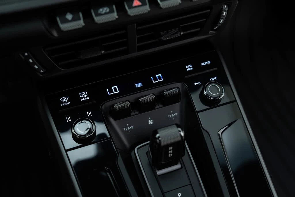 2025 Porsche 992 Carrera - Image 21 of 31