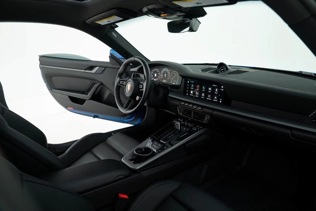 2025 Porsche 992 Carrera - Image 30 of 31