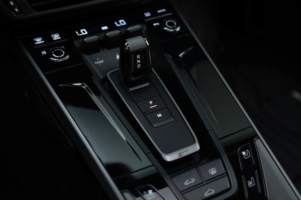 2025 Porsche 992 Carrera - Image 20 of 31