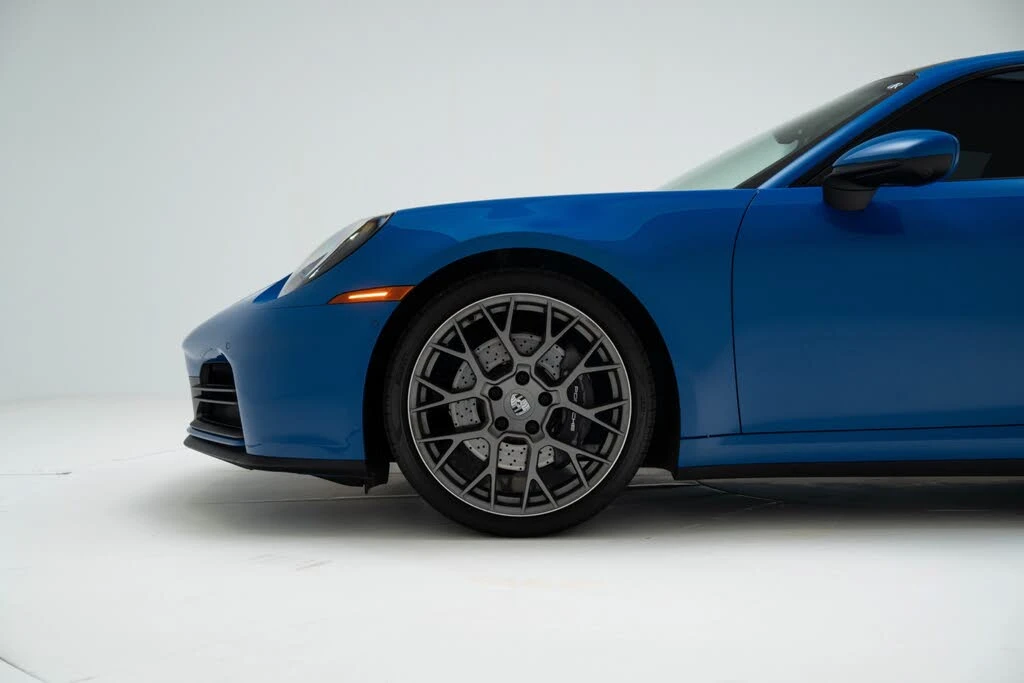 2025 Porsche 992 Carrera - Image 9 of 31