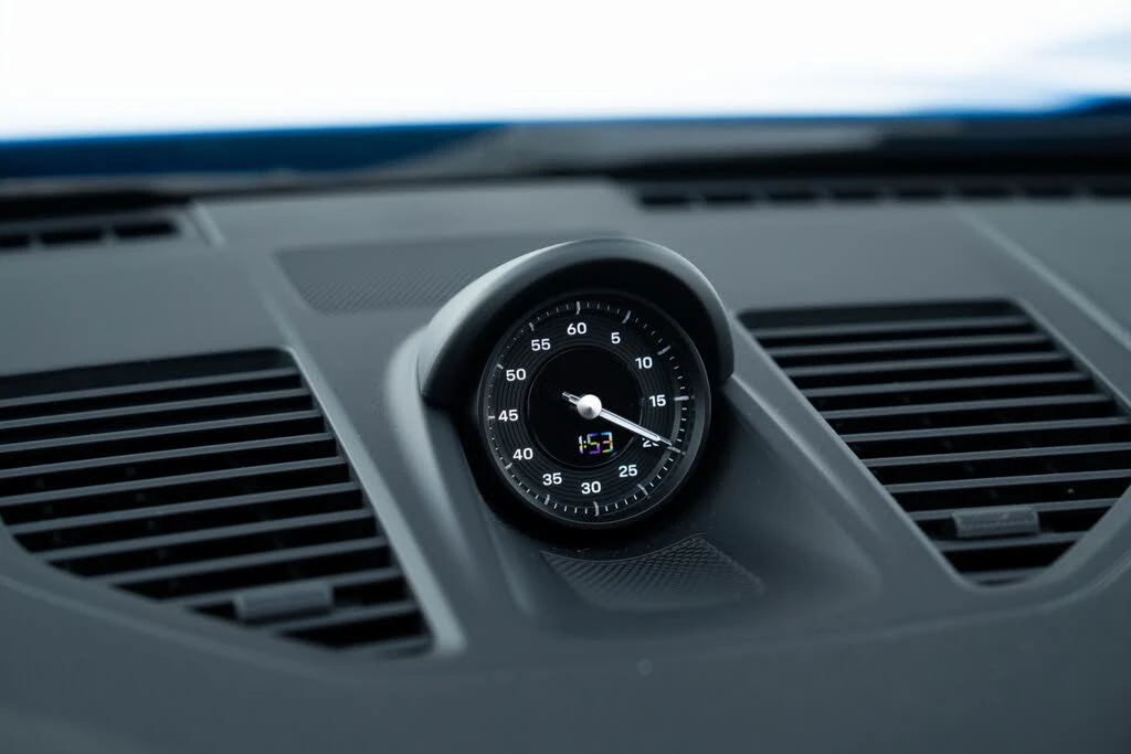 2025 Porsche 992 Carrera - Image 24 of 31