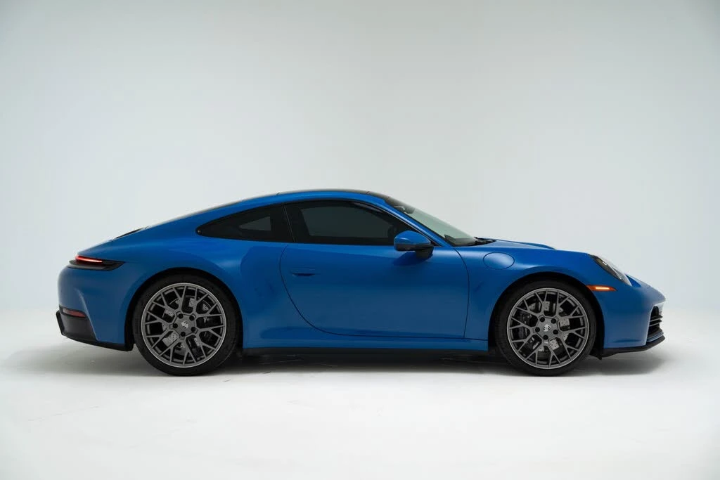 2025 Porsche 992 Carrera - Image 2 of 31