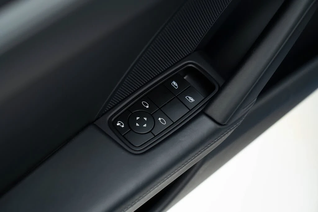 2025 Porsche 992 Carrera - Image 26 of 31