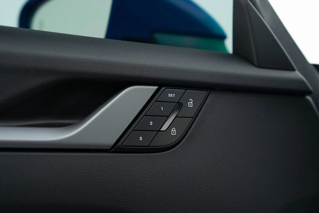 2025 Porsche 992 Carrera - Image 27 of 31