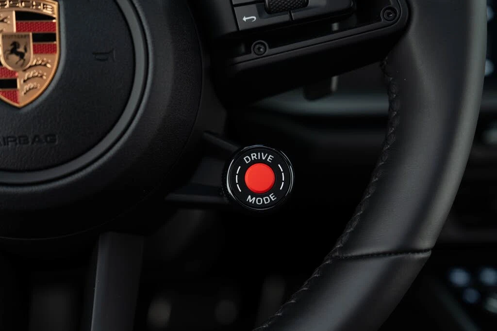2025 Porsche 992 Carrera - Image 18 of 31