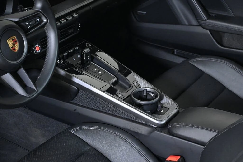 2025 Porsche 992 Carrera - Image 16 of 29