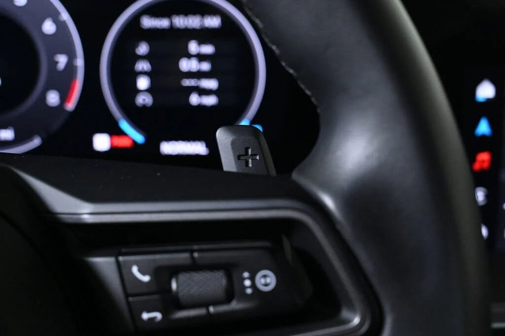 2025 Porsche 992 Carrera - Image 23 of 29