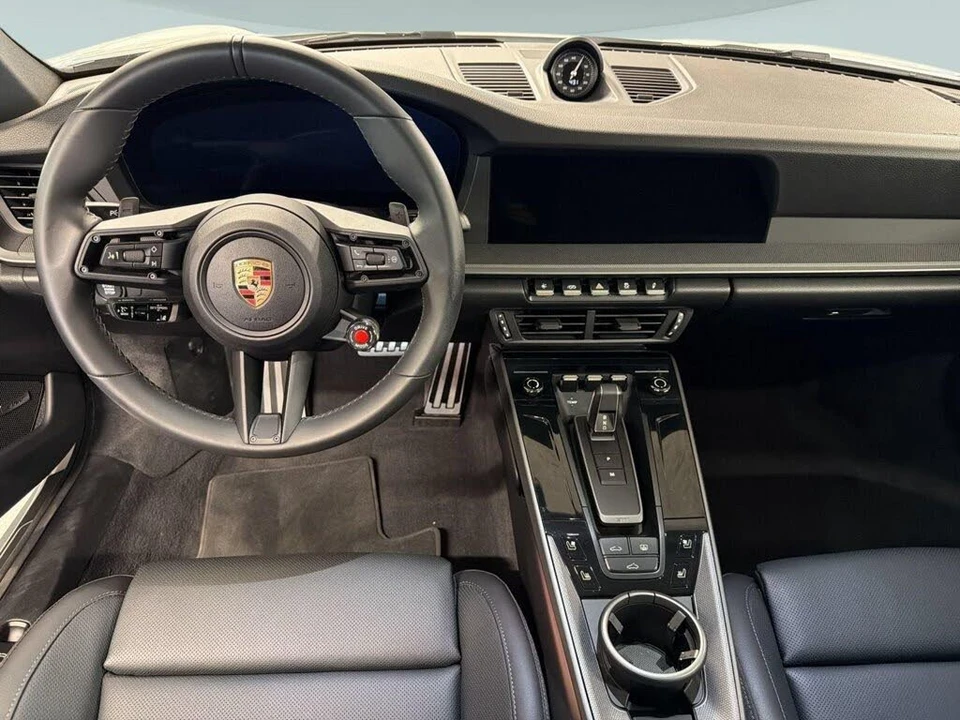 2025 Porsche 992 Carrera - Image 28 of 30