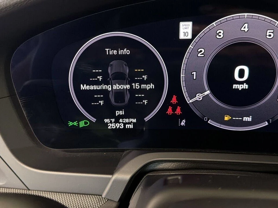 2025 Porsche 992 Carrera - Image 20 of 30