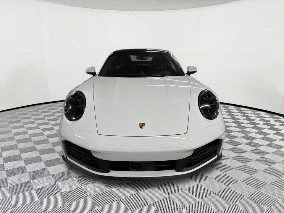 2025 Porsche 992 Carrera - Image 6 of 30