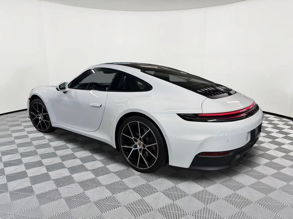 2025 Porsche 992 Carrera - Image 3 of 30