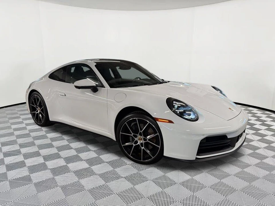2025 Porsche 992 Carrera - Image 7 of 30