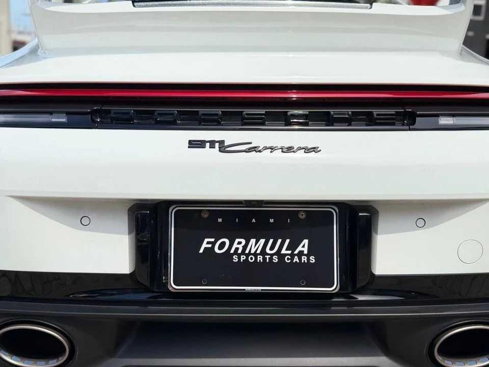 2025 Porsche 992 Carrera - Image 17 of 31