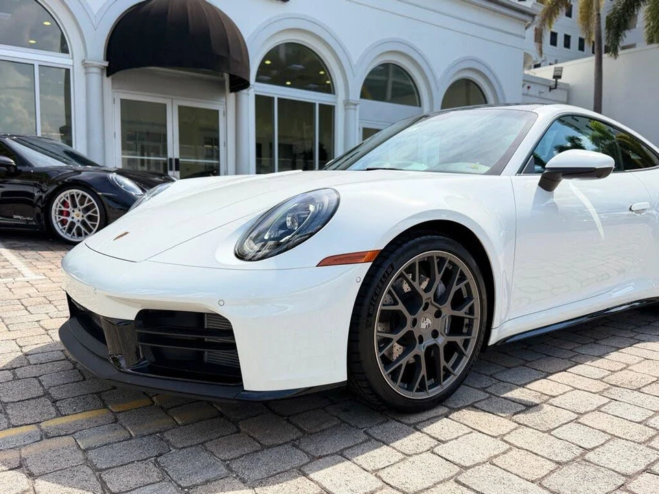 2025 Porsche 992 Carrera - Image 2 of 31