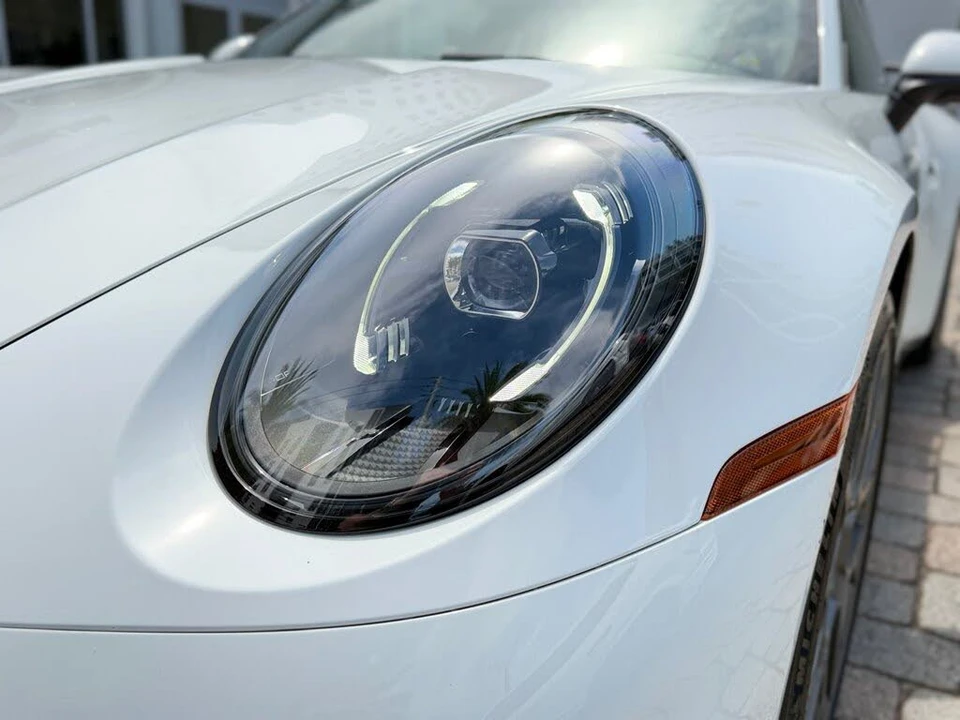 2025 Porsche 992 Carrera - Image 4 of 31