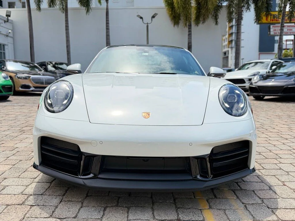 2025 Porsche 992 Carrera - Image 6 of 31