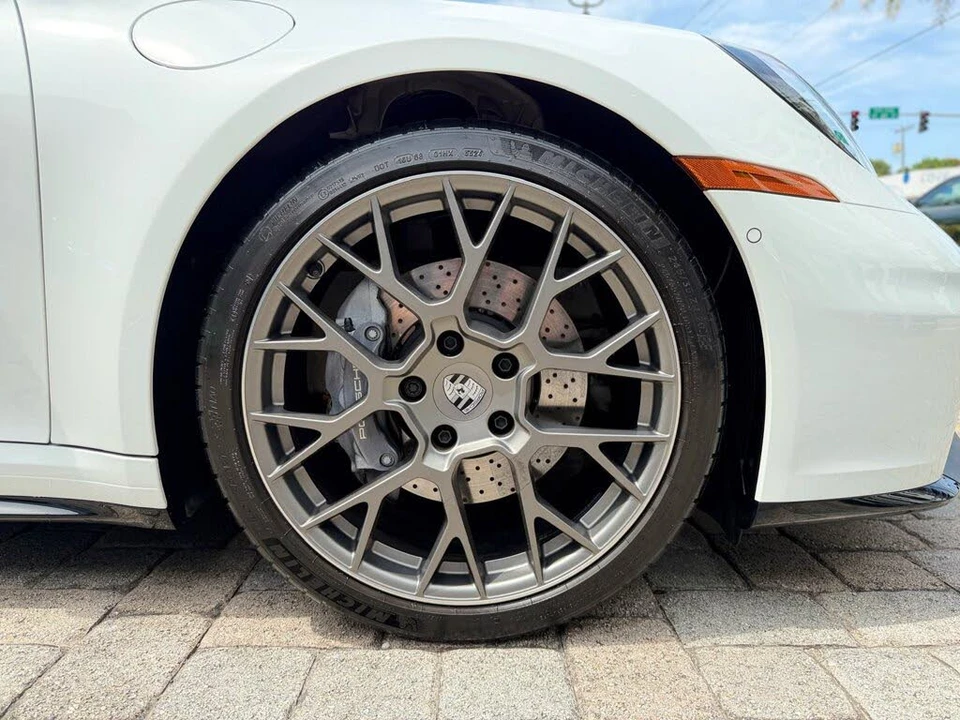 2025 Porsche 992 Carrera - Image 30 of 31