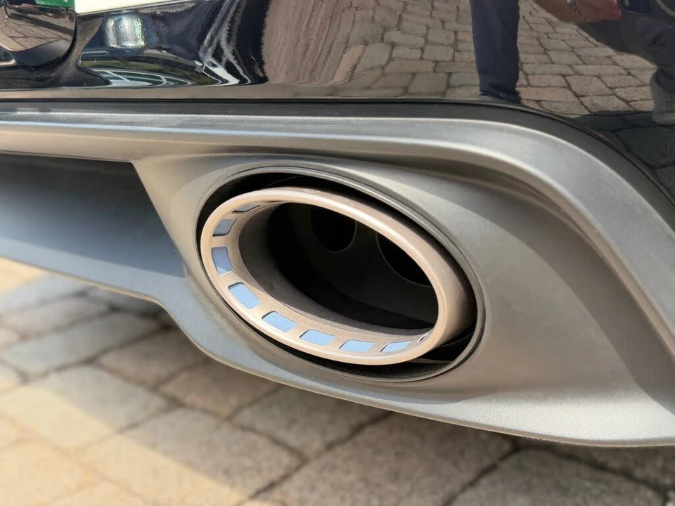 2025 Porsche 992 Carrera - Image 18 of 31