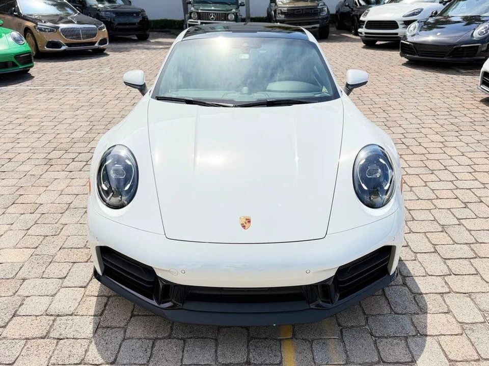 2025 Porsche 992 Carrera - Image 3 of 31