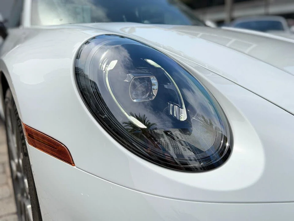 2025 Porsche 992 Carrera - Image 5 of 31
