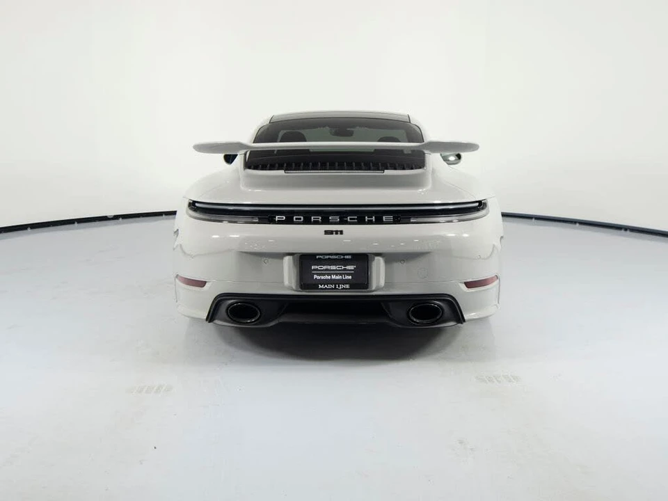 2025 Porsche 992 Carrera - Image 9 of 31