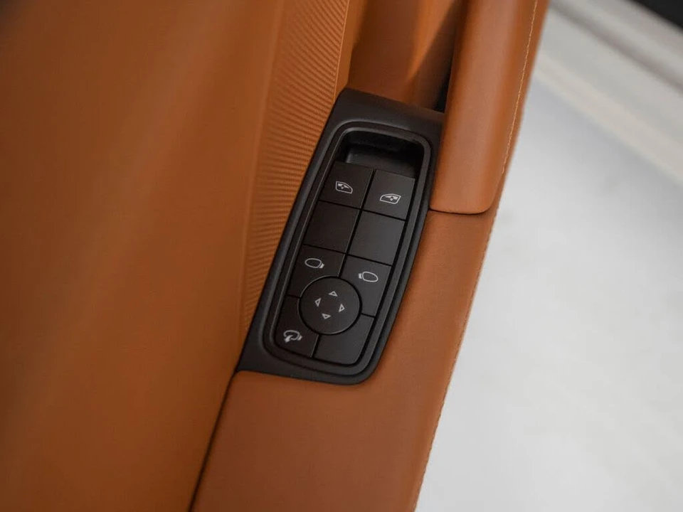 2025 Porsche 992 Carrera - Image 20 of 31