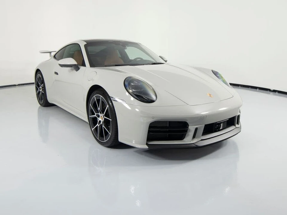 2025 Porsche 992 Carrera - Image 12 of 31