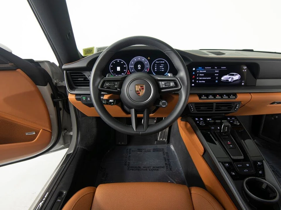 2025 Porsche 992 Carrera - Image 17 of 31