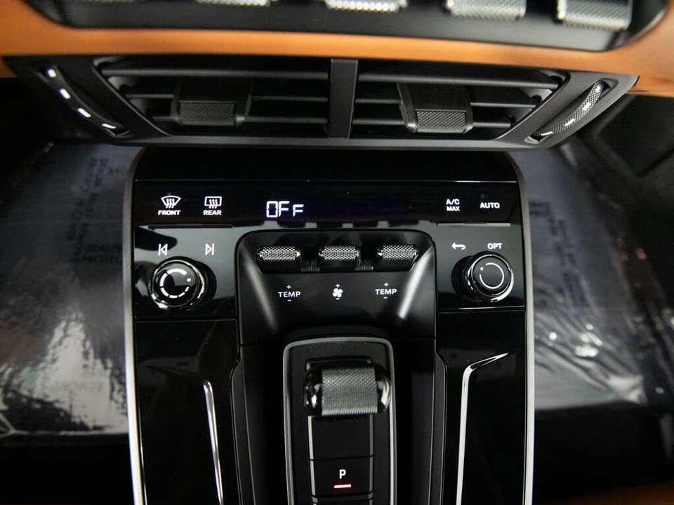 2025 Porsche 992 Carrera - Image 30 of 31