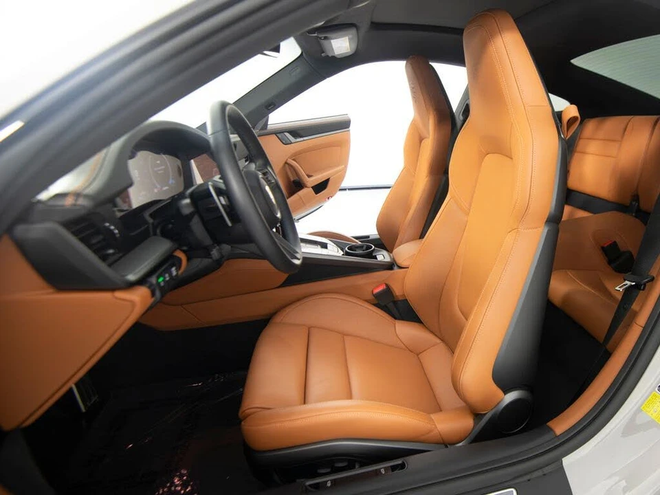 2025 Porsche 992 Carrera - Image 5 of 31