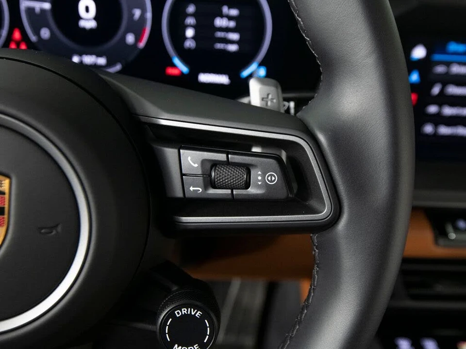 2025 Porsche 992 Carrera - Image 24 of 31