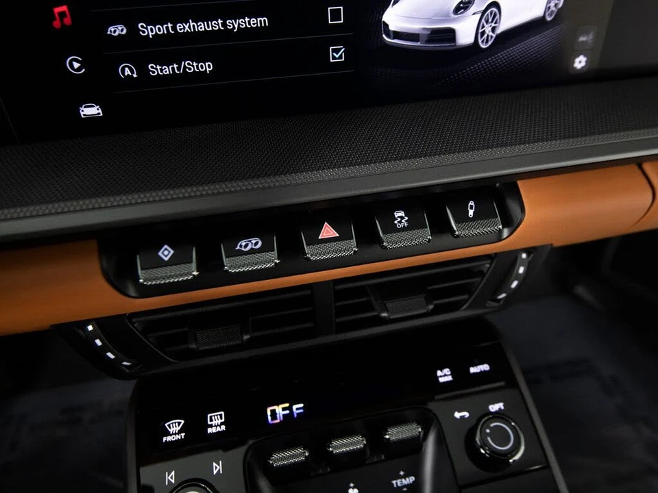 2025 Porsche 992 Carrera - Image 28 of 31