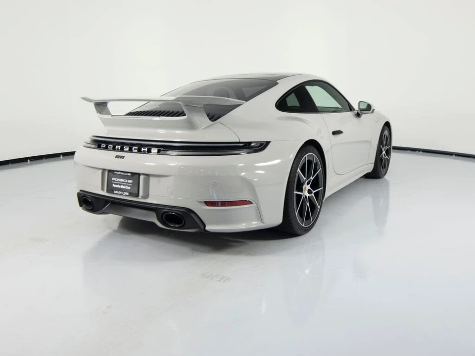 2025 Porsche 992 Carrera - Image 10 of 31