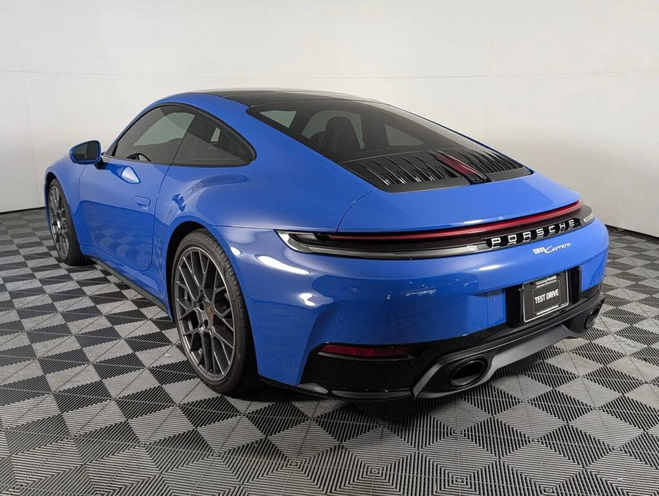 2025 Porsche 992 Carrera - Image 3 of 31