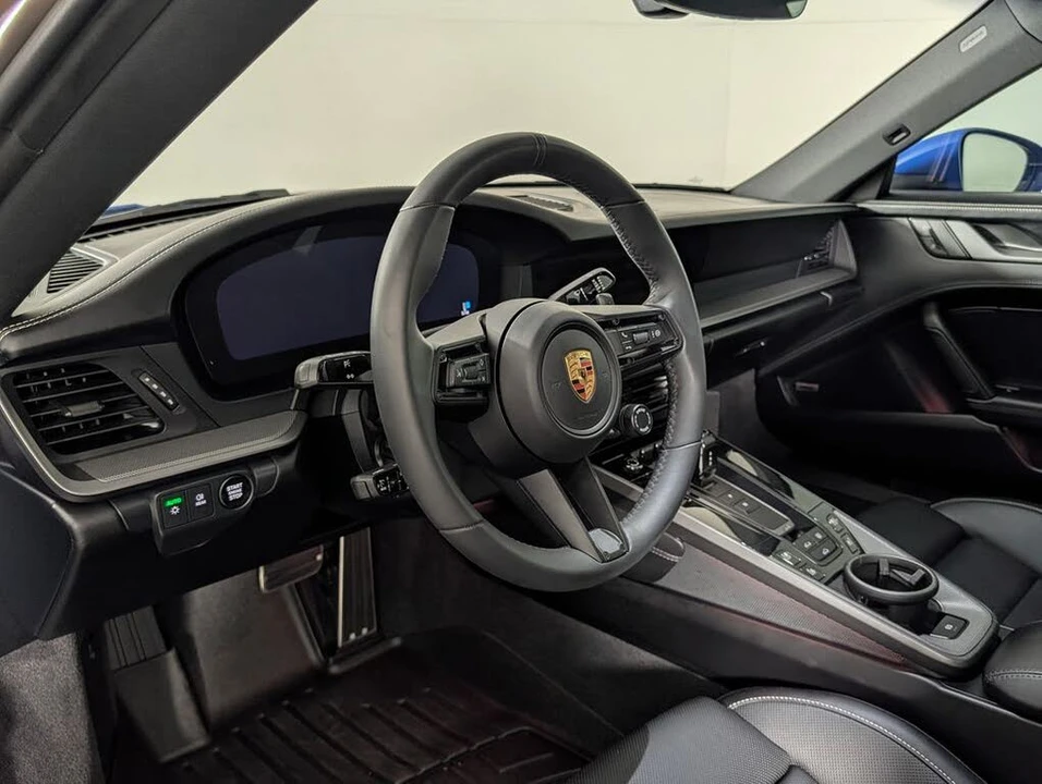 2025 Porsche 992 Carrera - Image 4 of 31